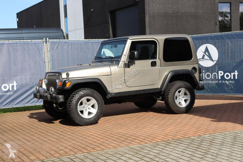 عربة نفعية Jeep