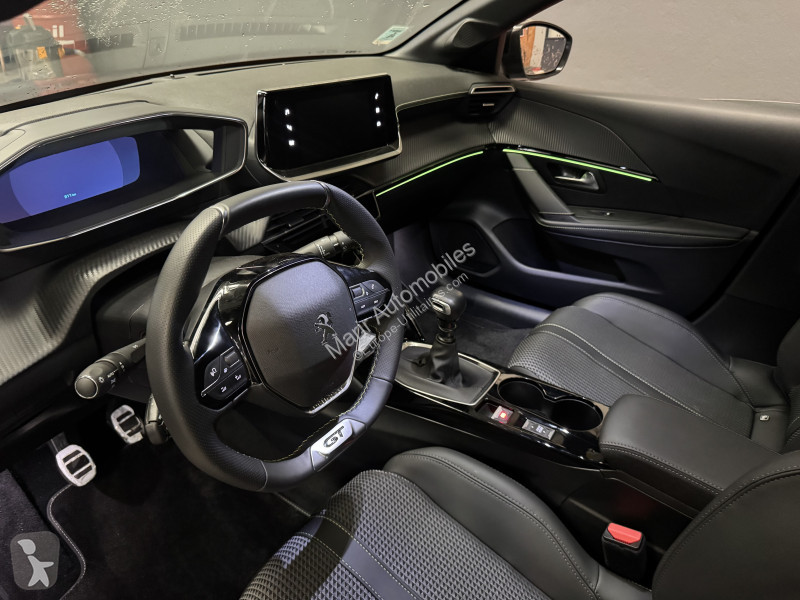 Véhicule utilitaire Peugeot 208