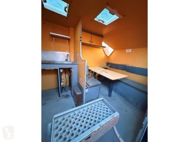 Matériel de chantier JCR  STYLBOX 4500VR SUR BERCE