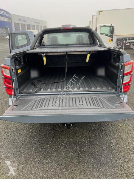 Véhicule utilitaire Isuzu N60 SPACE NITROSPORT