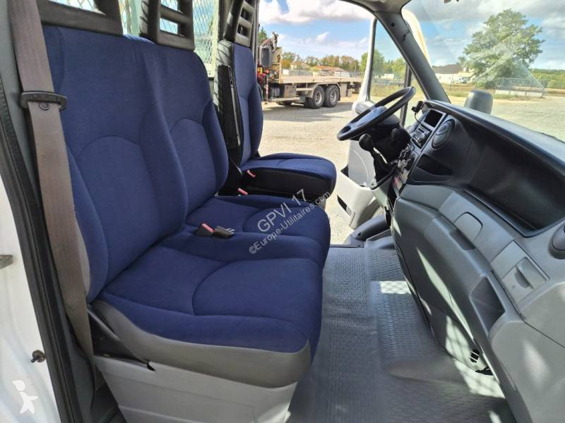 Véhicule utilitaire Iveco 35C12