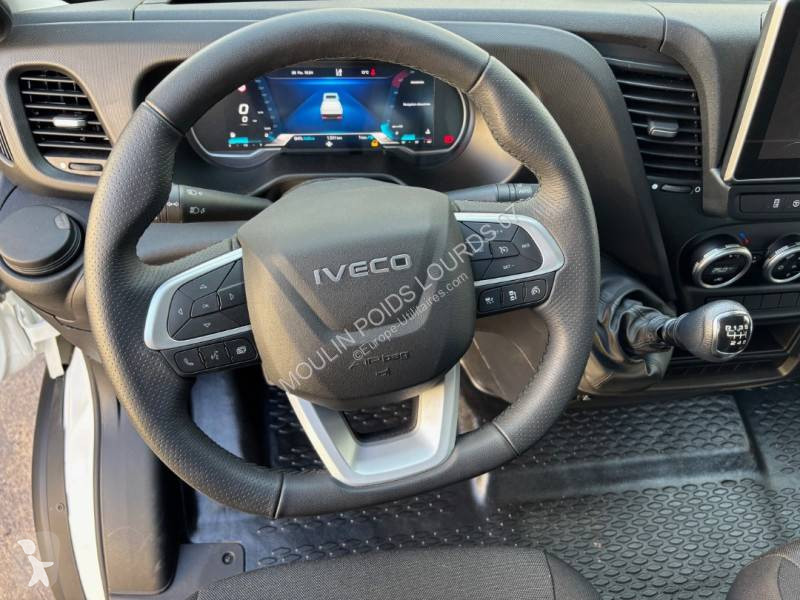Véhicule utilitaire Iveco 35C16