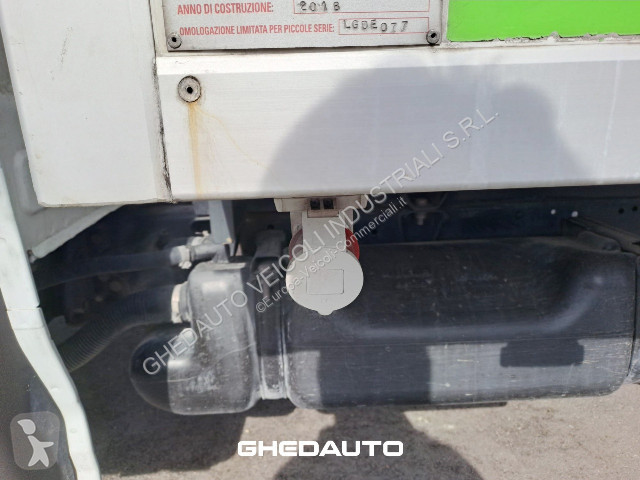 Véhicule utilitaire Iveco DAILY 35C12 BOX...