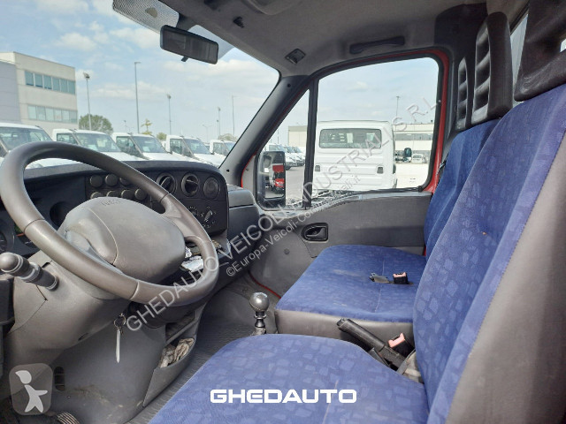 Véhicule utilitaire Iveco DAILY 35C14 CON...