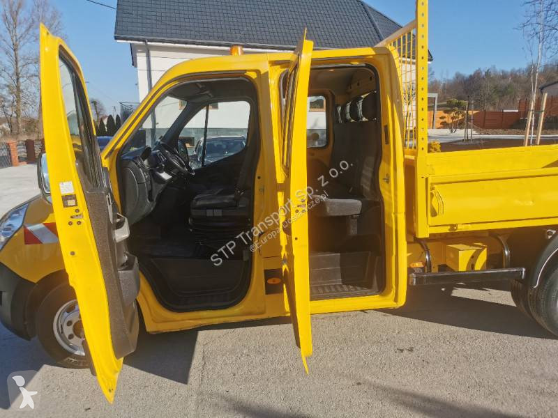 Véhicule utilitaire Renault 2.3 DCI 125