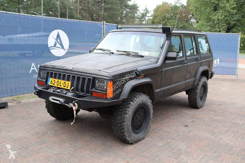 Véhicule utilitaire Jeep Limited