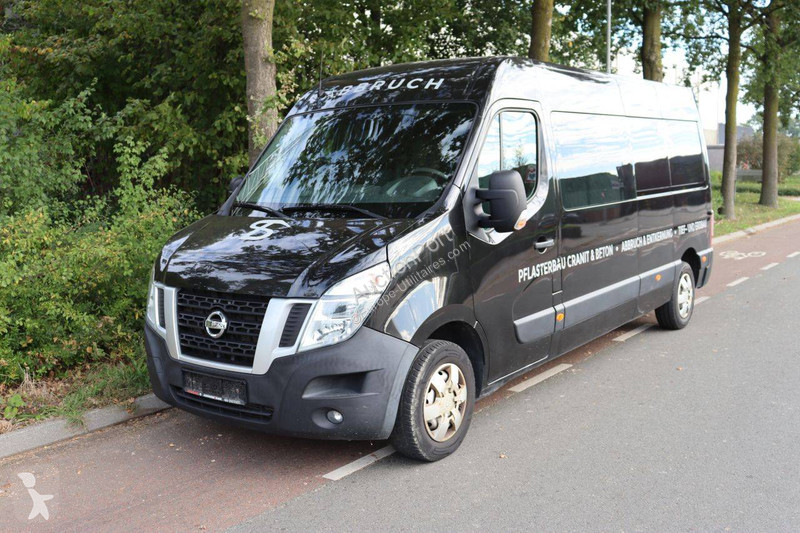 Véhicule utilitaire Nissan