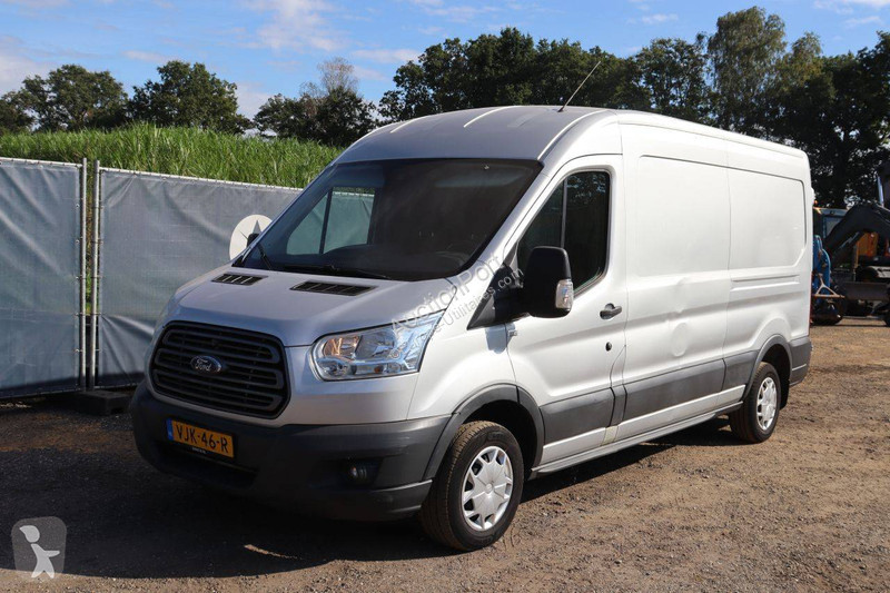 Véhicule utilitaire Ford