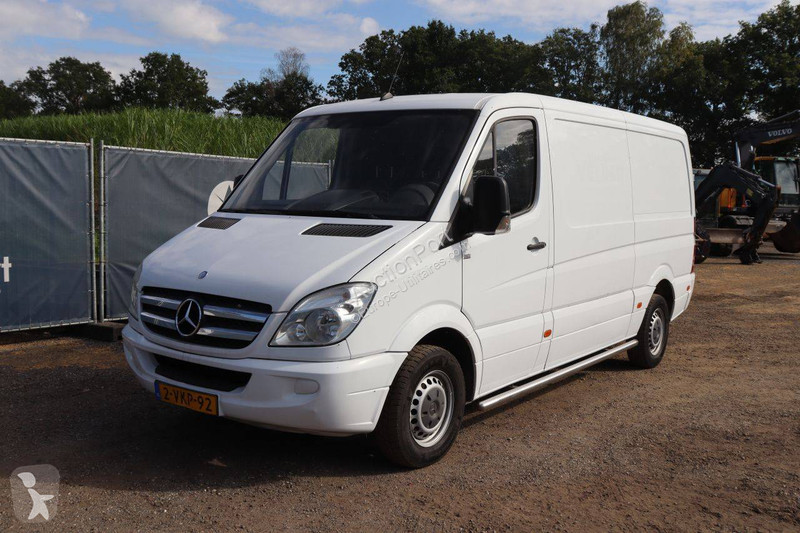 Véhicule utilitaire Mercedes 906 KA 35 SPRINTER...