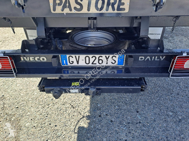 Véhicule utilitaire Iveco 35C18H