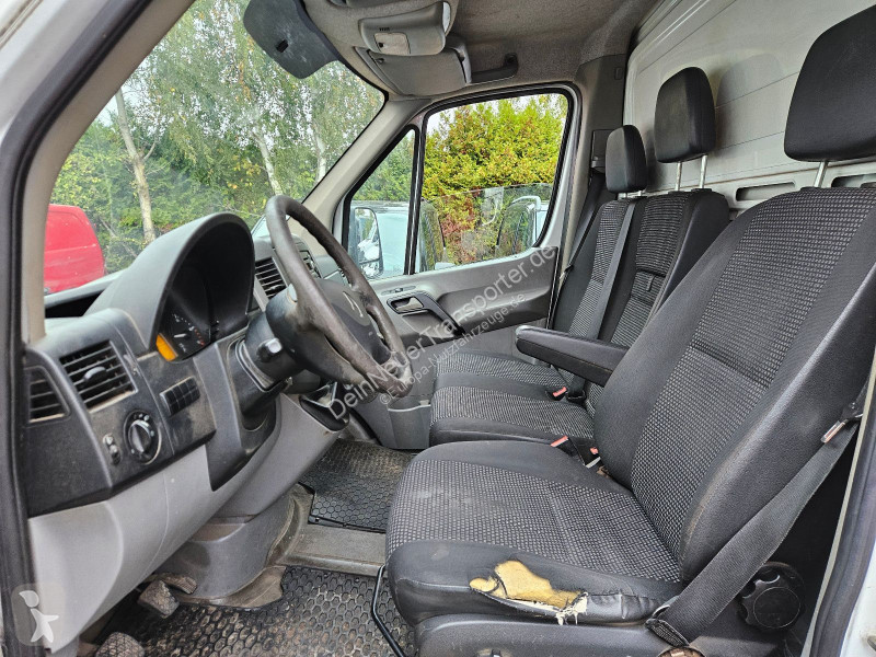 Véhicule utilitaire Mercedes 311 CDI KOFFER TÜV...