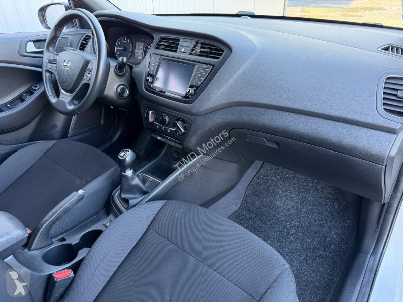 Véhicule utilitaire Hyundai i20 1.2i - 84 II...
