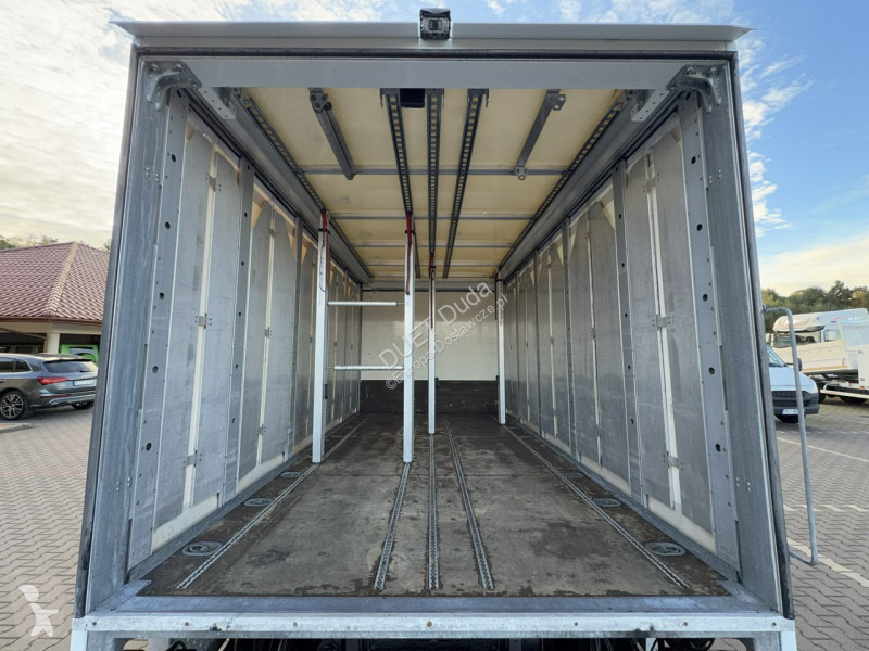 Véhicule utilitaire Iveco 70C18 V H