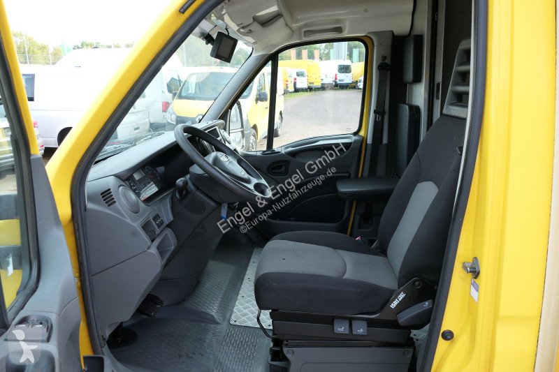 Iveco Daily 35 S11 C30C AUTOMATIK KAMERA Regale...