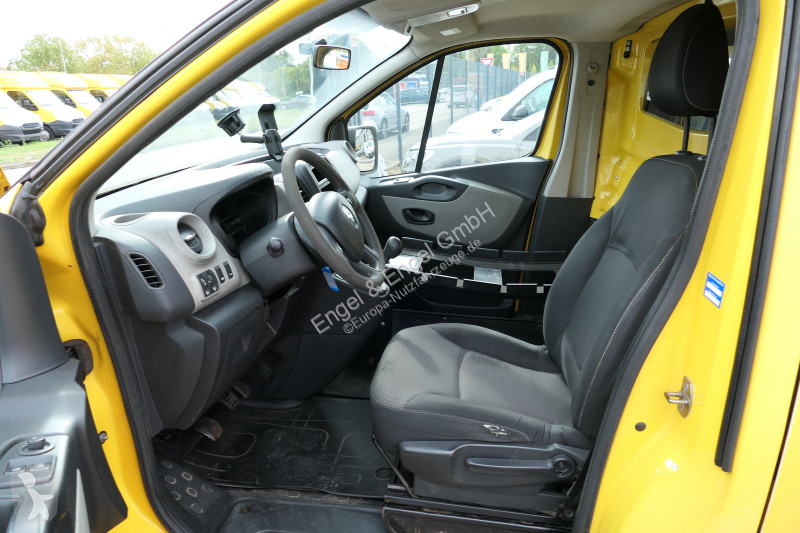 Véhicule utilitaire Renault Trafic 1,6 dCi L1H1...