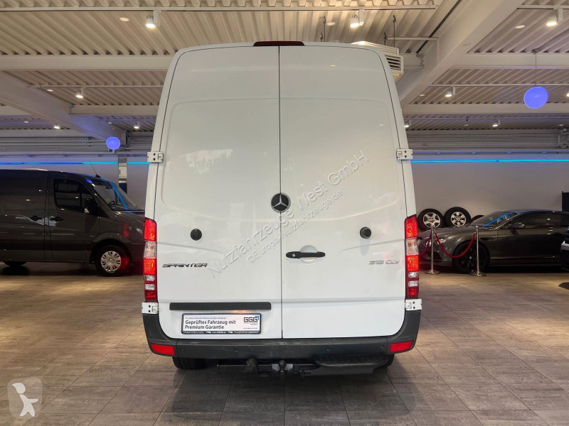 Véhicule utilitaire Mercedes 316 CDI...