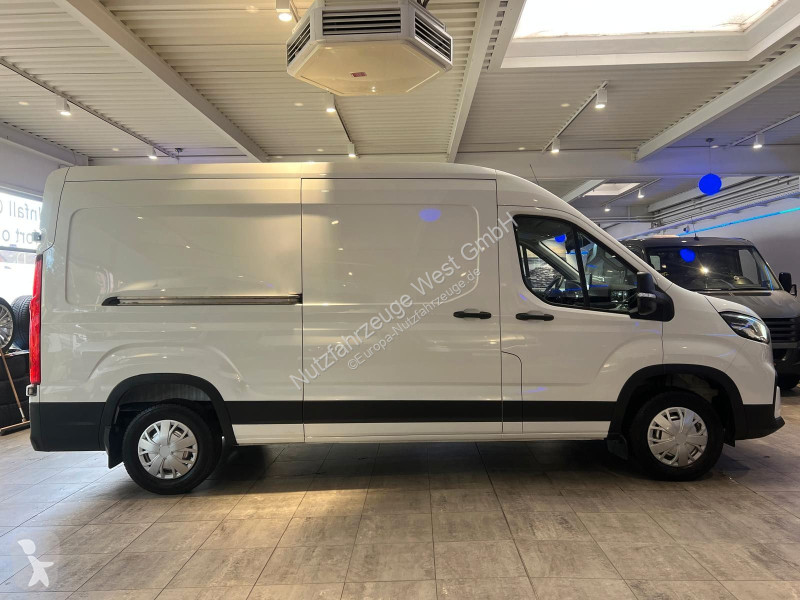 Véhicule utilitaire Maxus 9...