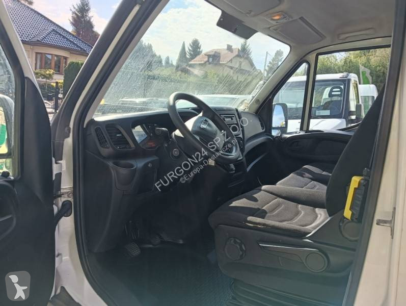 Véhicule utilitaire Iveco 33S12