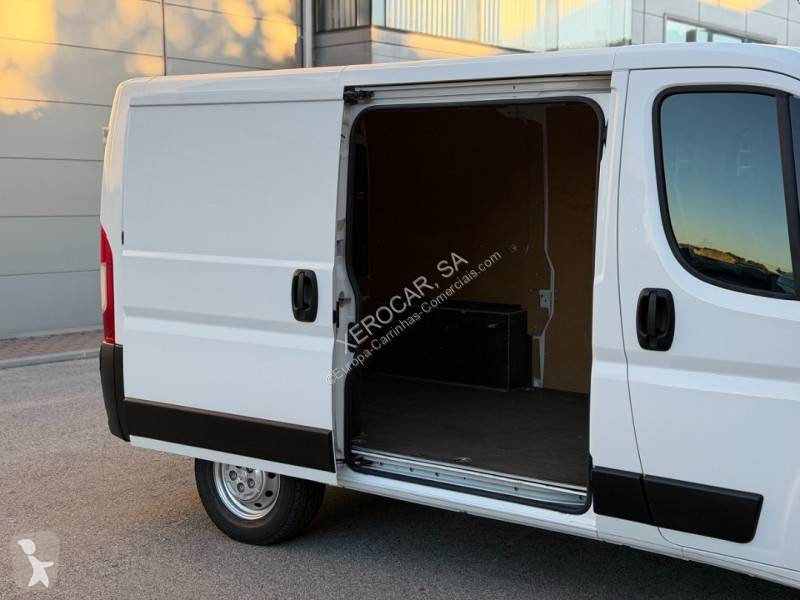 Véhicule utilitaire Peugeot