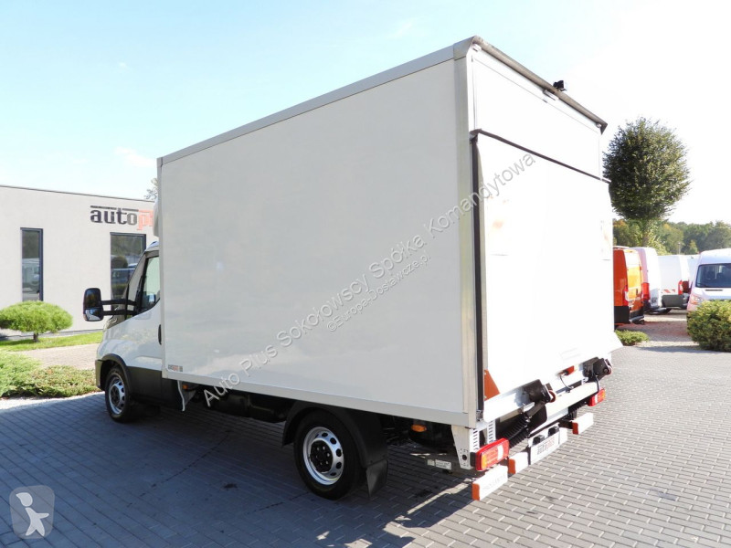 Véhicule utilitaire Iveco 35S16 DAILY