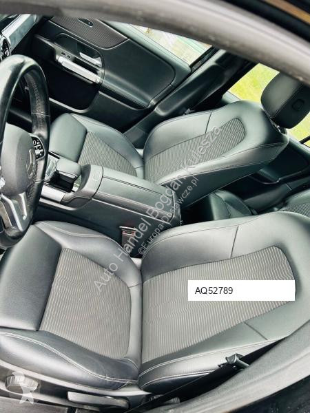 Véhicule utilitaire Mercedes GLB 200