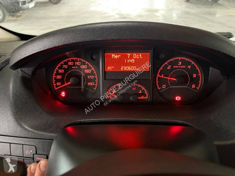 Véhicule utilitaire Peugeot 2,0L HDI 130