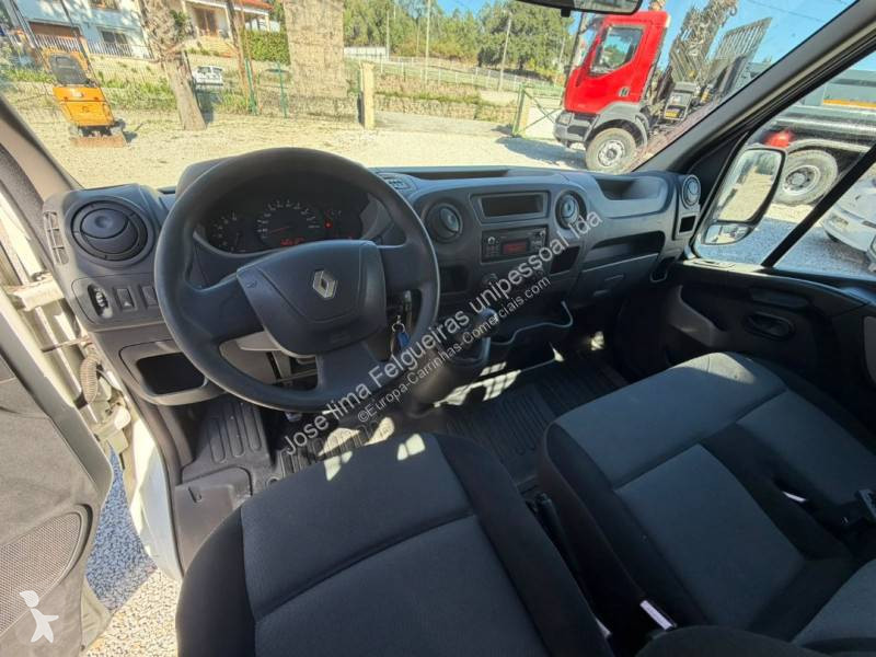 Véhicule utilitaire Renault 125 DCI