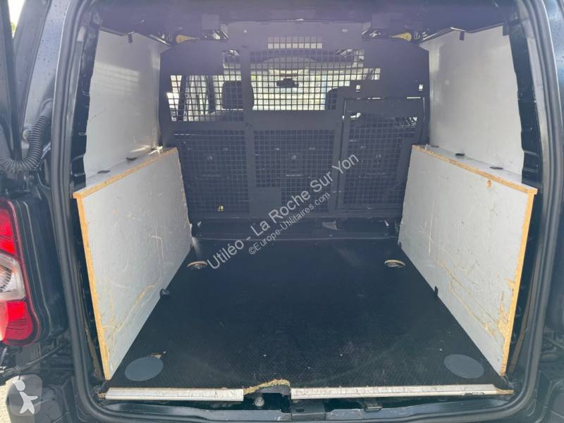 Véhicule utilitaire Toyota LONG 1.5L 100CH...
