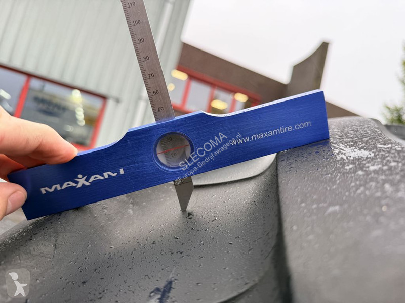 Véhicule utilitaire Trelleborg 650/65R42 TM800