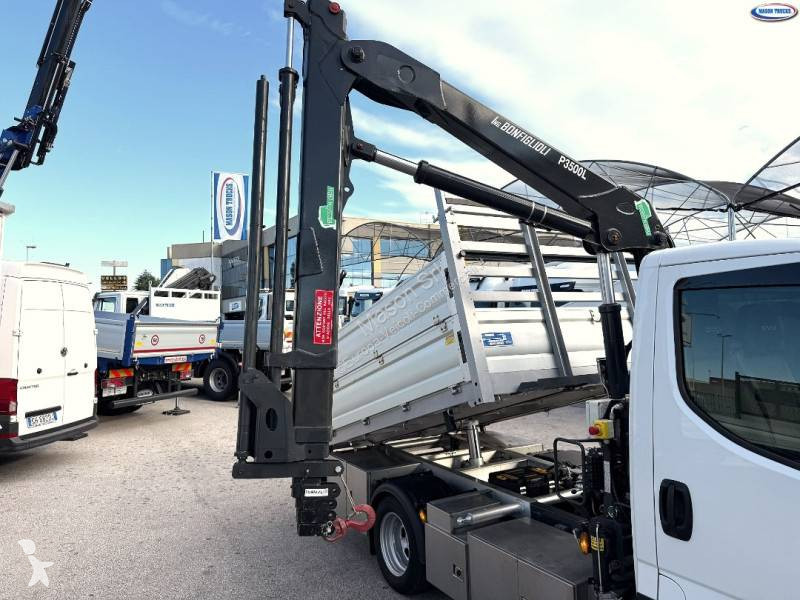 Véhicule utilitaire Iveco 35C18