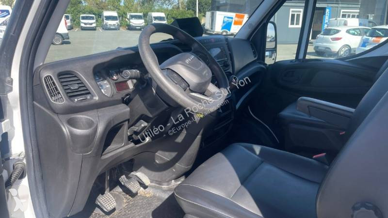 Véhicule utilitaire Iveco 35C16
