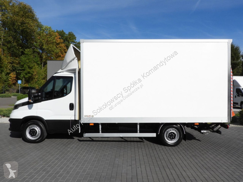 Véhicule utilitaire Iveco 35S16 DAILY