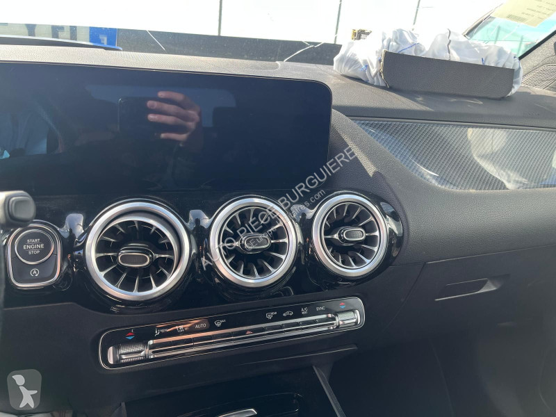 Véhicule utilitaire Mercedes GLA 200d CDi 150...