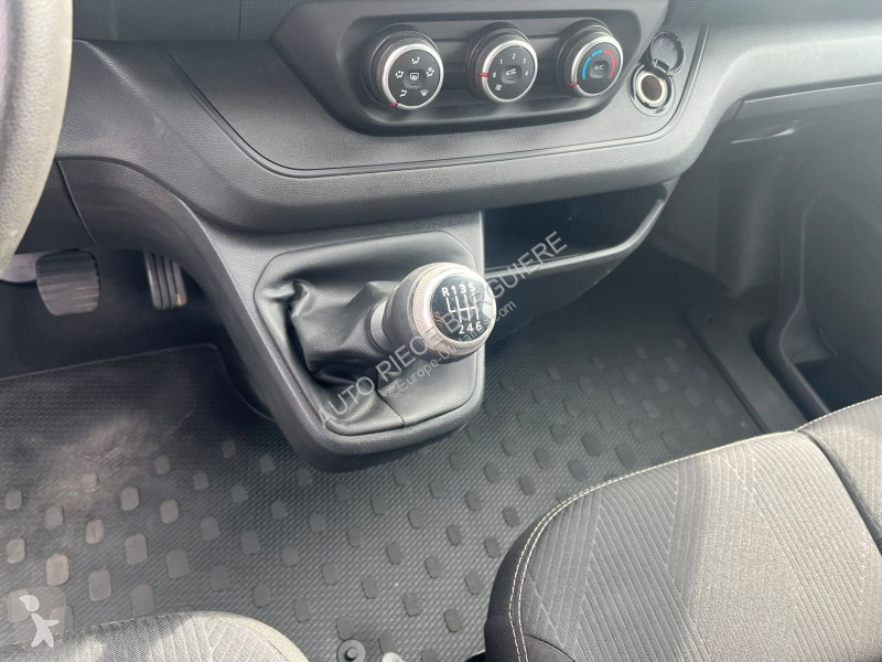 Véhicule utilitaire Nissan II 2.0 DCi 130 L1H1...