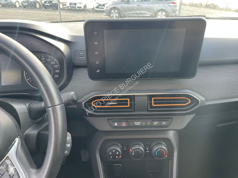 Véhicule utilitaire Dacia TCe 90 Easy-R Stepway...