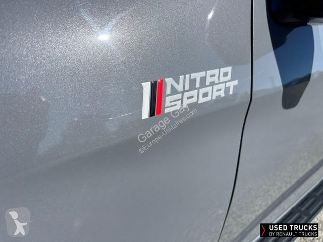 Véhicule utilitaire Isuzu