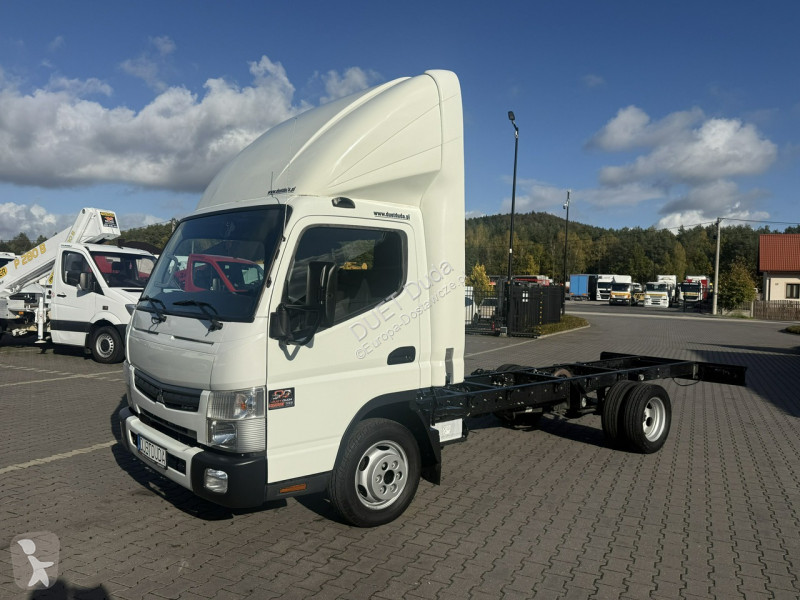 Véhicule utilitaire Mitsubishi Fuso