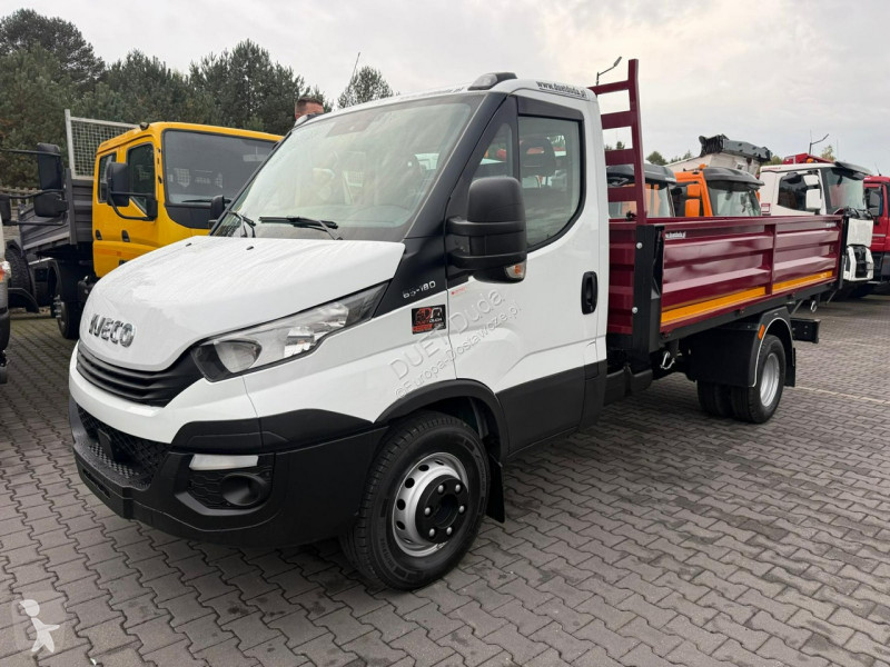 Véhicule utilitaire Iveco 65C18 V H