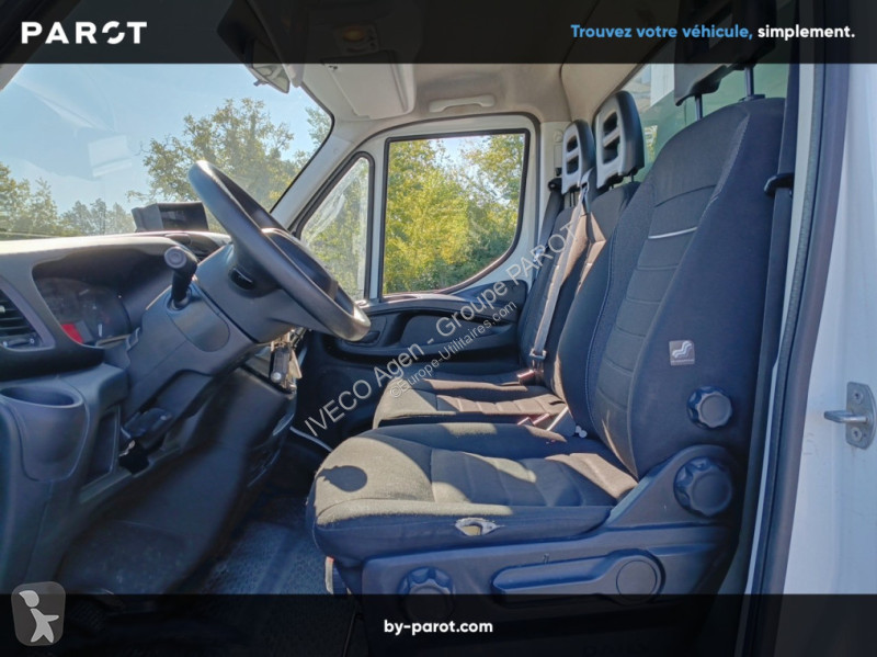 Véhicule utilitaire Iveco 35C16H empattement...
