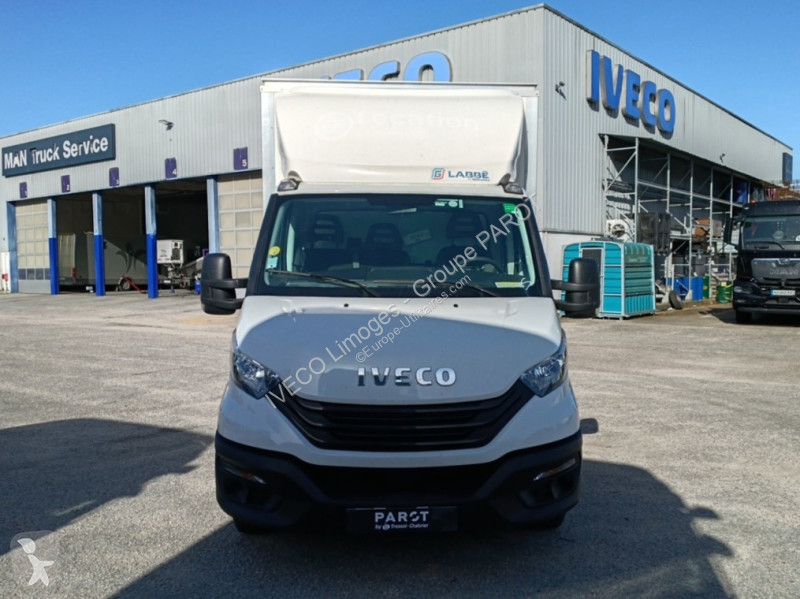 Véhicule utilitaire Iveco 35C16H empattement...