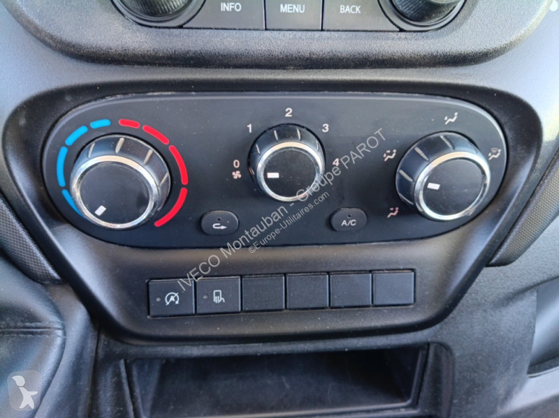 Véhicule utilitaire Iveco 35C14 Empattement...