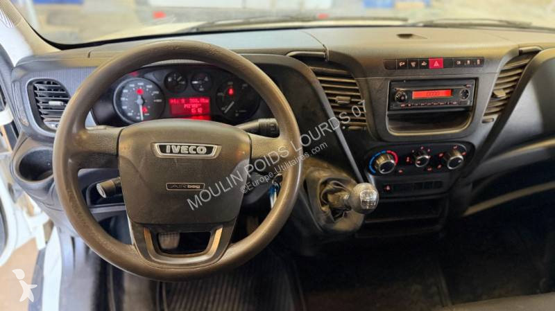 Véhicule utilitaire Iveco 35C13