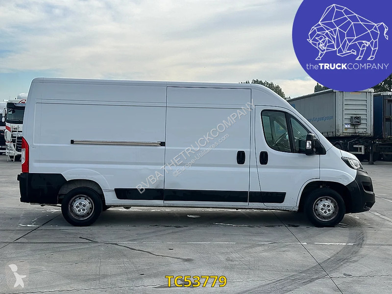 Véhicule utilitaire Peugeot Peugeot boxer 130cv...