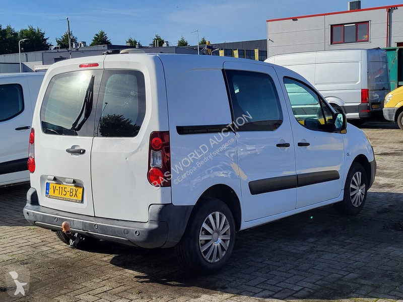Véhicule utilitaire Peugeot 99pk