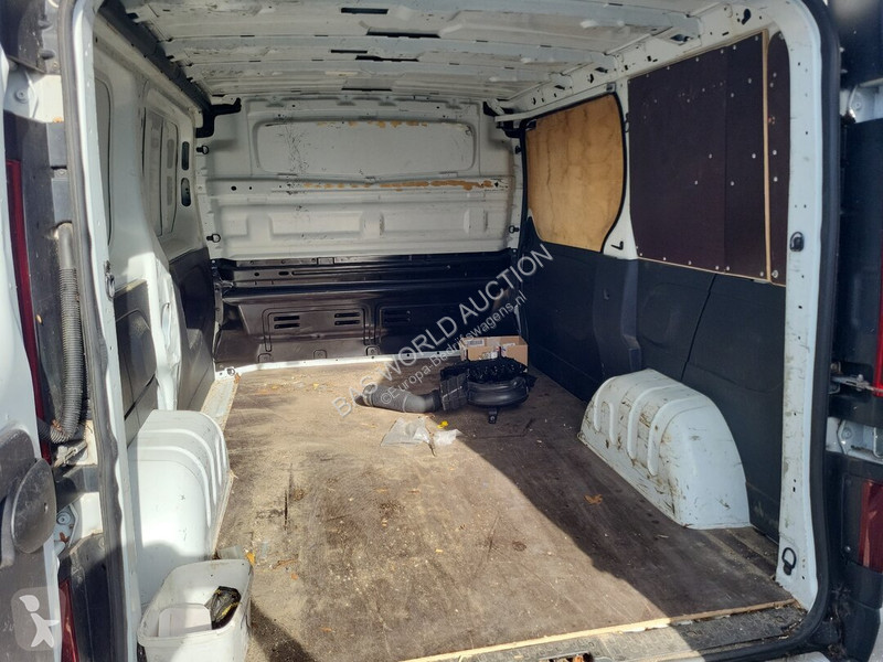 Véhicule utilitaire Renault 95pk
