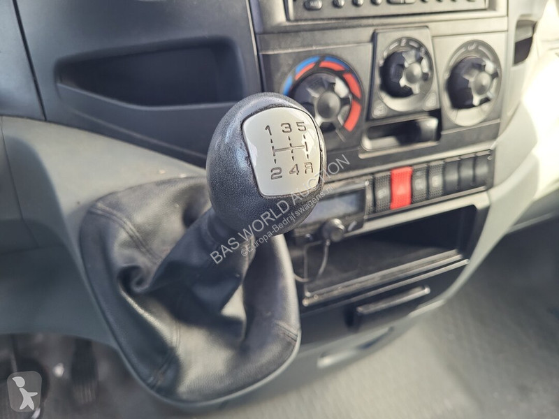 Véhicule utilitaire Iveco 29L12