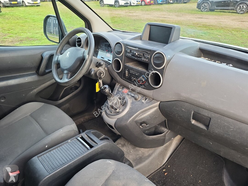 Véhicule utilitaire Peugeot 90pk