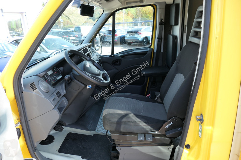 Véhicule utilitaire Iveco Daily 35 S11 C30C...