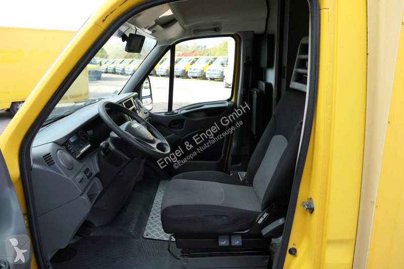 Véhicule utilitaire Iveco Daily 35 S11 C30C...