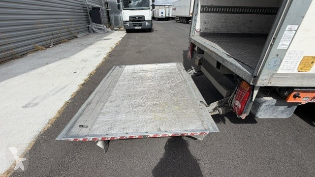 Ford 20M3 130 CV FOURGON RJ HAYON 4 VERINS 3,5...
